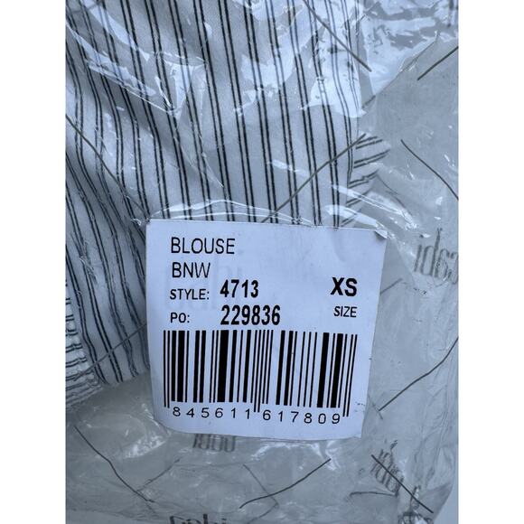 Cabi Fall 2024 Classy Blouse - Picture 4 of 6